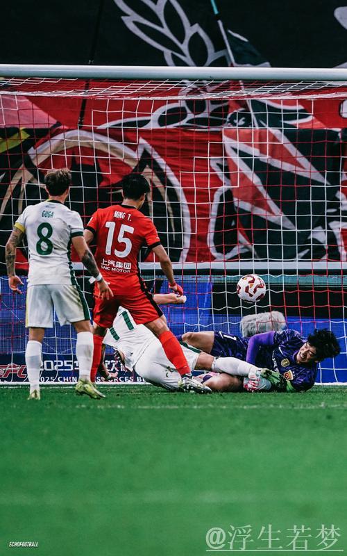 颜骏凌失误送礼 马特乌斯抢断破门得分