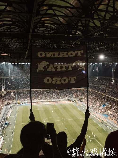 德足联：期待下赛季9月启动，球迷重返球场